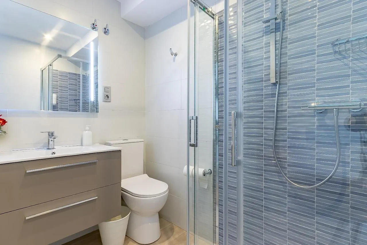 Cruces Metro Rooms Barakaldo Spain