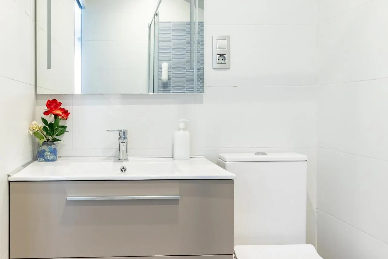 Guest house Cruces Metro Rooms Barakaldo Spain